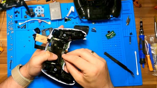 Remap-kit von eXtremeRate für den PS5 Controller смотреть онлайн