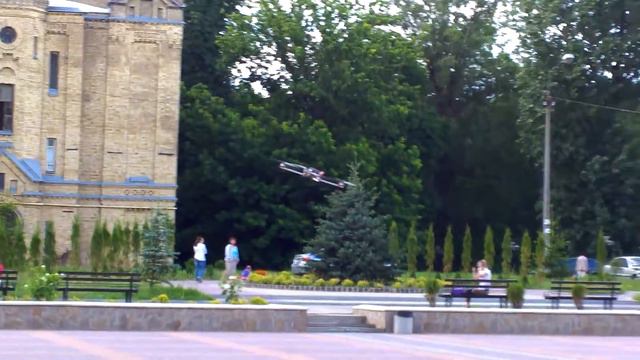 Демонстрация полета квадрокоптера от Drone Tech KPI смотреть онлайн