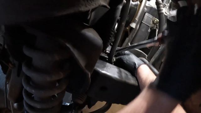 How to Replace the Alternator in a 2005 - 2012 Nissan 4.0 Pathfinder Frontier Xterra Navara смотреть онлайн