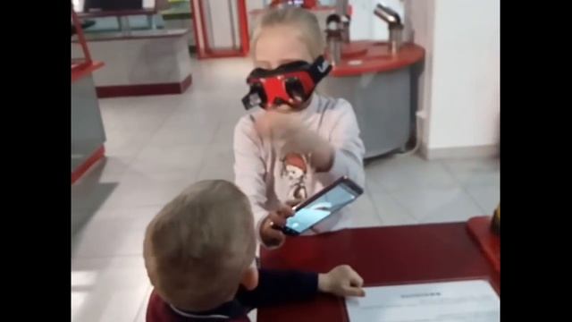 Физика—это просто! В музее занимательных наук «Кварки»! СУПЕР ВЕСЕЛО! смотреть онлайн