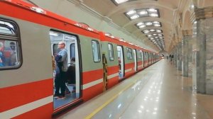 Юбилейный ТЧ1 126 22025 на станции метро Кировский Завод.