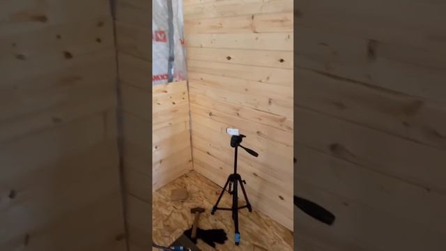 Монтаж вагонки в каркасном доме. Внутренняя отделка евровагонкой. #каркасныйдом #вагонка #дачныйдом смотреть онлайн