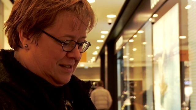 de Bijenkorf Amsterdam - Feest der Letteren смотреть онлайн