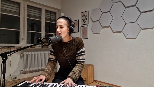 Toxic Love (Cover) - Emma Nova смотреть онлайн