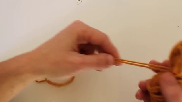 How to make a Pom-Pom using your hand смотреть онлайн
