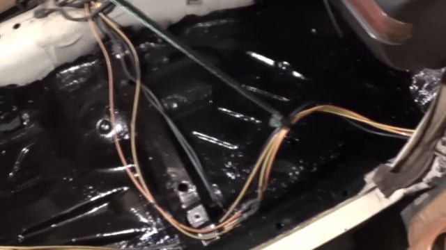 1983 Mercedes-Benz 240D - part 46: floor coating смотреть онлайн