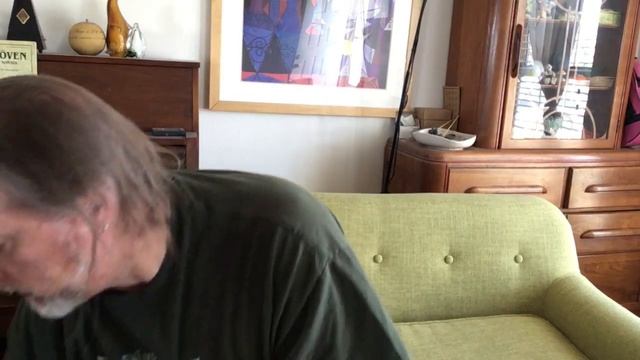 Oscar Schmidt vs Washburn (parent company) смотреть онлайн