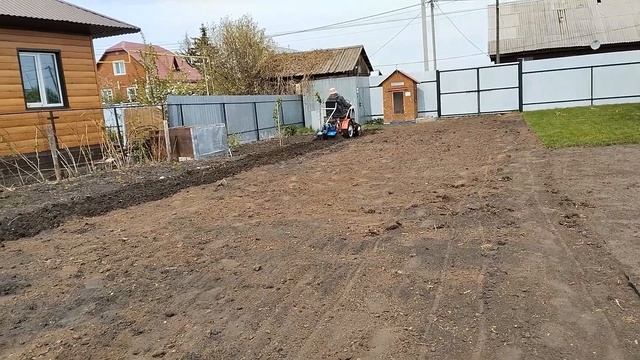 Приключения красного трактора или :"кентавр пашет." смотреть онлайн