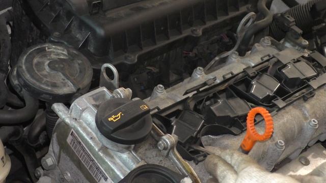 Как снять катушку зажигания VW Polo Sedan, Jetta, Skoda Rapid