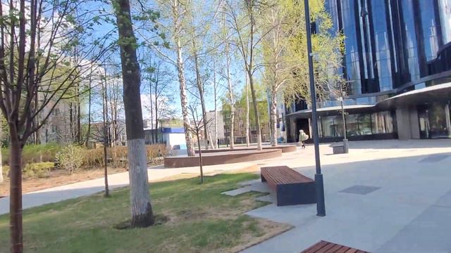 Чёрные башни офиса компании "Татнефть" в Альметьевске. Сквер "Каракуз". 28.04.2023 смотреть онлайн