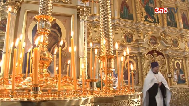 Лишь пять артистов посетили храм смотреть онлайн