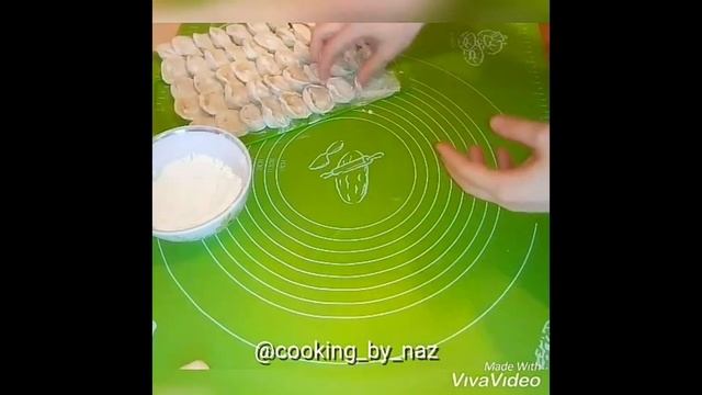 Готовим пельмени, два способа лепки смотреть онлайн