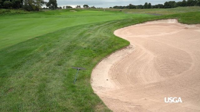 Fore The Golfer: How To Rake A Bunker смотреть онлайн