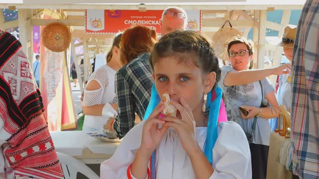 Фестиваль «Русское поле» в Коломенском (31.08.2024) смотреть онлайн