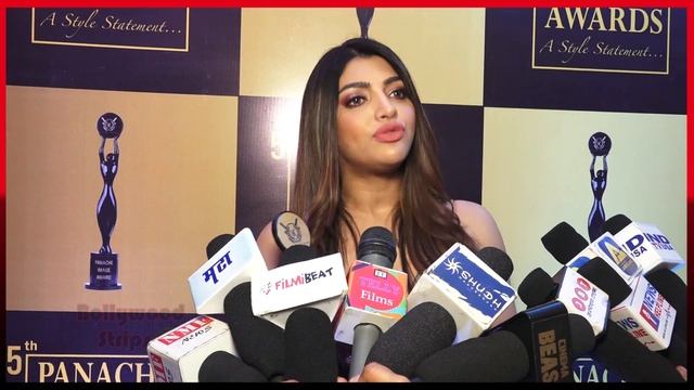 Akanksha Puri Huge Figure Transformation Looking Stunning In Deep Neck Outfit смотреть онлайн