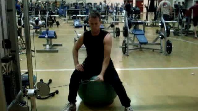 Seated Single Arm Cable Lateral Raise смотреть онлайн