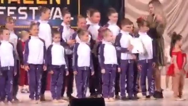 Награждение победителей танцевального фестиваля в Южном - цирковой студии "Сюрприз" смотреть онлайн
