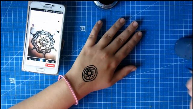 DIY ZWARTE HENNA...ZONDER HENNA? | Onzin Of Zinnig смотреть онлайн