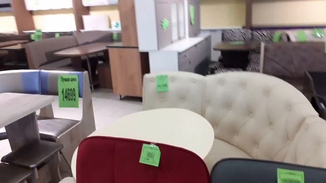 МЕБЕЛЬ.КУПИла стол обеденный за 2099р.и стулья по 1700за стул.