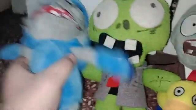 PVZ en peluche ep1 el primer ataque смотреть онлайн