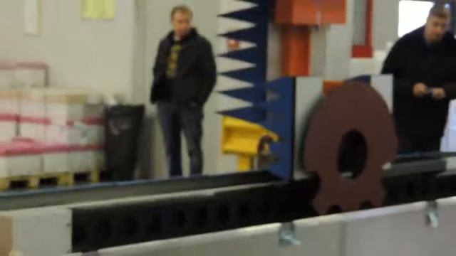 Досмотр груза на таможенном посту Внуково. смотреть онлайн