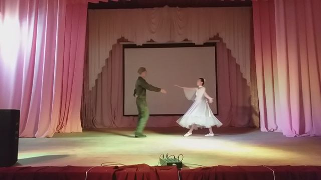 ТАНЕЦ МЫ ЭХО смотреть онлайн