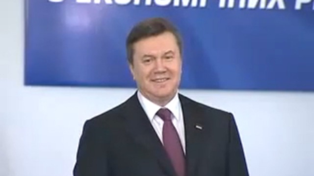 Глум над Януковичем смотреть онлайн