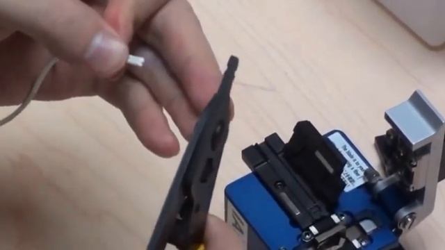 Fast Connector Demonstration for optical fibre cable смотреть онлайн