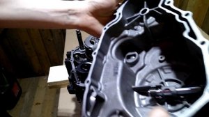 Ремонт двигателя 166fmm #3 снимаем правую крышку