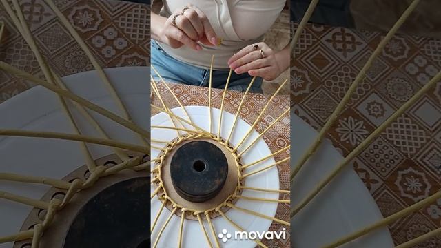 Корзина с деревянным донышком. смотреть онлайн