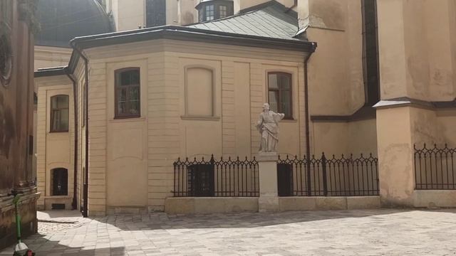 Львів удень та вночи. Океан Ельзи та Один в каное - Місто весни смотреть онлайн