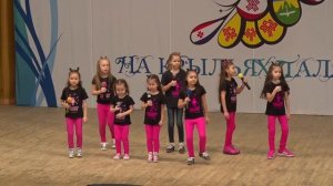 вокальный ансамбль «Солнышко», песня «Просто мы маленькие звезды»