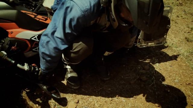 Adventure Tour school 02 - Поднимаем мотоцикл смотреть онлайн