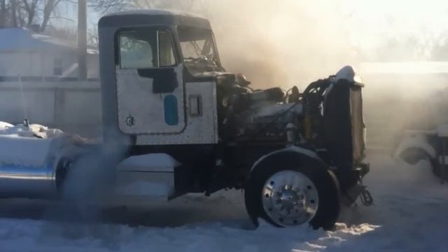 Cold Start V8 CAT diesel смотреть онлайн