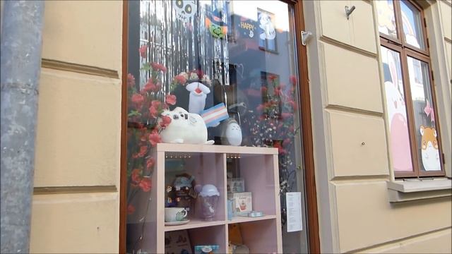 Гигантская булочка и прогулка по каналам смотреть онлайн