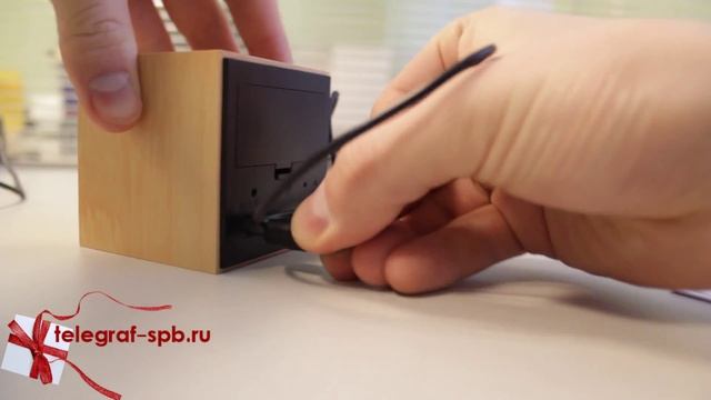 Часы будильник - деревянный Кубик смотреть онлайн