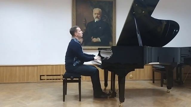 1. Бетховен "32 вариации c-moll".2. Скрябин "Этюд №12 op.8 dis-moll.3.Лист "Хоровод гномов". смотреть онлайн
