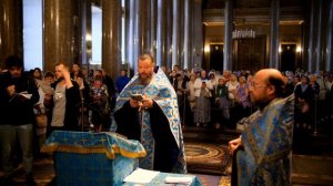 Молебен перед иконой Казанской Божией Матери.