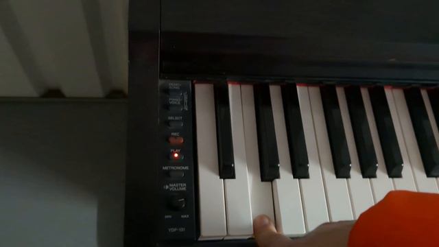 Yamaha Arius YDP-131 digital piano in dark rosewood finish stock number 23379 смотреть онлайн