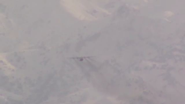 16 Января 2016.Ан 12 10 Красный Взлетает на фоне гор с Восточного(UTTP) смотреть онлайн