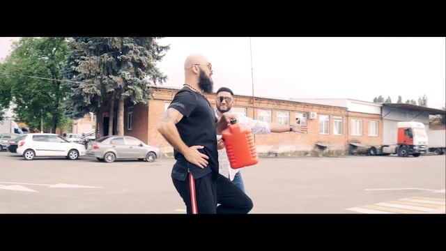 Кому куда наливают? смотреть онлайн