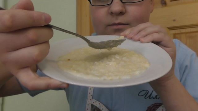 ДЕЖУРЮ в школьной СТОЛОВОЙ смотреть онлайн