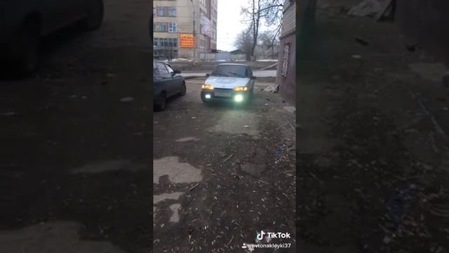 Изготовили и смонтировали наклейку на капот смотреть онлайн