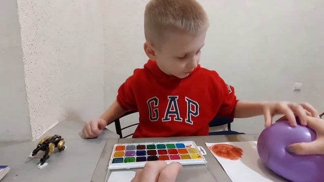 Рисуем с помощью воздушного шарика смотреть онлайн