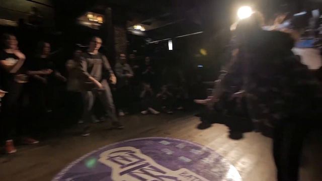 HIP-HOP BEGINNERS 1/4 | StaDi (win) vs Калина | GENESIS BATTLE 2018 смотреть онлайн