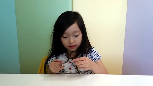 겨울왕국 주얼미러 스티커 껌/FROZEN Jewel Mirror Sticker & Chewing Gum: Haul Sweets (ENG Sub)/アナ雪 ジュエルミラーシールガム смотреть онлайн