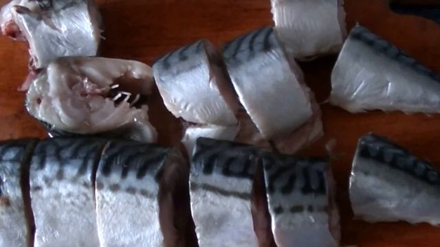 Маринованная скумбрия в горячем маринаде. Просто и быстро