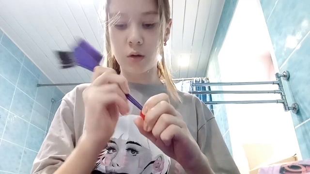 Крашу волосы гуашью. Как покрасить волосы дома. Покрасила волосы. ?? смотреть онлайн