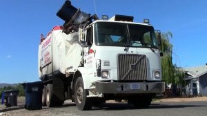 Various Trucks - 1 Hour of Garbage Trucks In Action