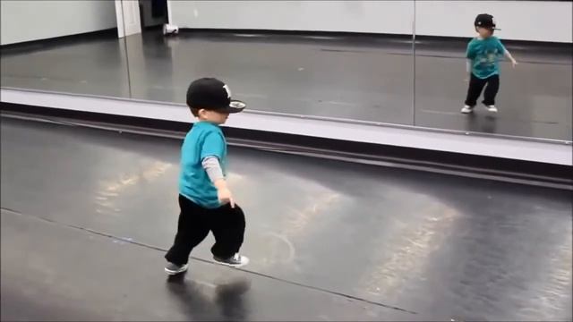ХИП ХОП В ИСПОЛНЕНИИ МАЛЬЧИКА 5 ЛЕТ смотреть онлайн